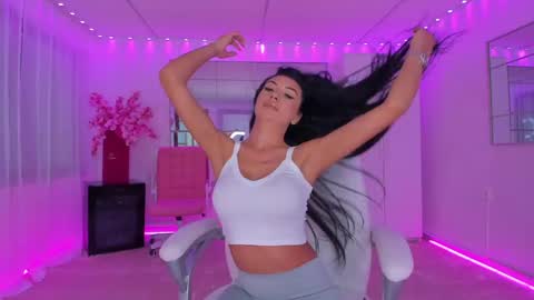 miss_diamond__ online show from 05/22/26, 06:09