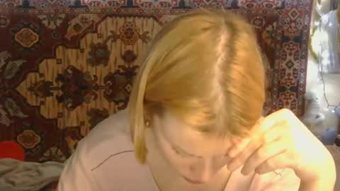 Elis online show from 11/28/25, 12:19