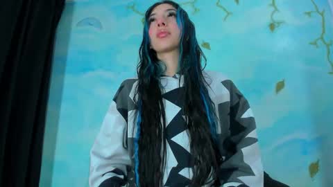 miss_evans_ online show from 09/15/25, 06:35