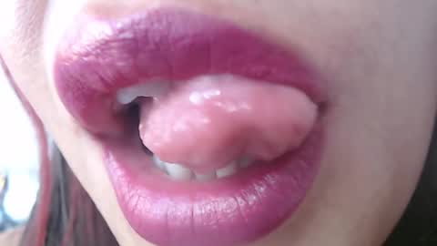 Miss Evoleth online show from 12/05/24, 12:00