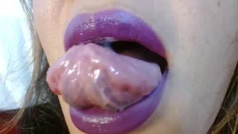 Miss Evoleth online show from 11/19/25, 05:02