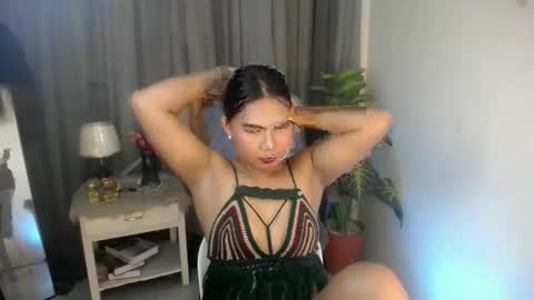 miss_fhakarat online show from 11/15/25, 12:41