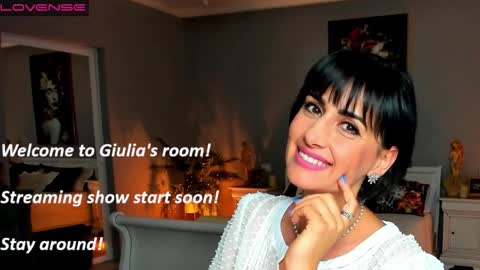 Miss Giulia online show from 03/25/26, 03:12