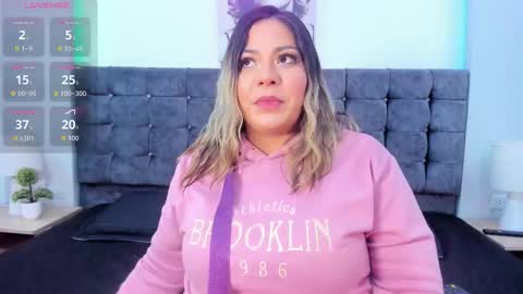 miss_horney online show from 10/12/25, 07:46