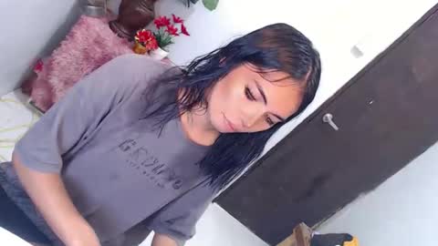 julie online show from 04/05/26, 02:09