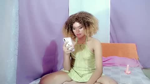 Snapshot of miss_kath chatting on 10/21/25, 03:02 miss kath online show from 10/21/25, 03:02