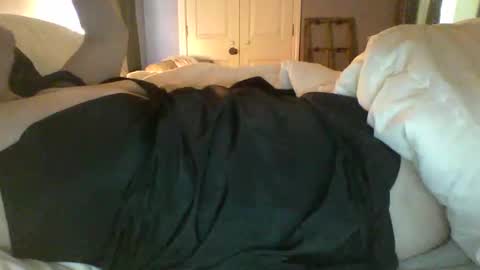 miss_kellyjo online show from 10/17/25, 08:11