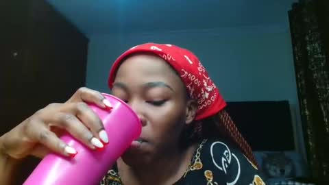 Miss Kiarrafit online show from 01/28/25, 01:49