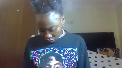 Miss Kiarrafit online show from 09/18/25, 04:47