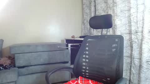 miss_kiiki online show from 02/12/25, 08:27