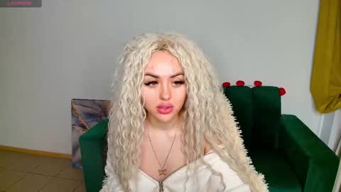 Snapshot of miss_kiten chatting on 02/12/25, 04:44 miss_kiten online show from 02/12/25, 04:44