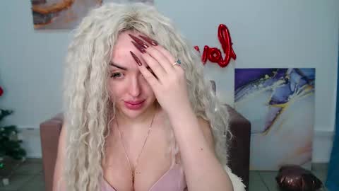 Snapshot of miss_kiten chatting on 02/23/25, 03:24 miss_kiten online show from 02/23/25, 03:24