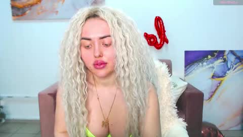 Snapshot of miss_kiten chatting on 02/28/25, 12:54 miss_kiten online show from 02/28/25, 12:54