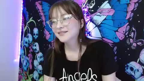 Ahri James online show from 08/04/26, 02:15