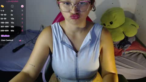 ly independent model online show from 05/17/26, 09:33