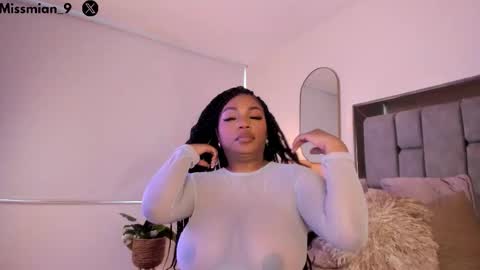 Snapshot of miss_mian chatting on 10/21/25, 08:09 Mian online show from 10/21/25, 08:09