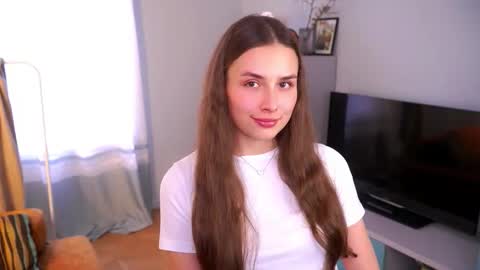 Snapshot of miss_quiz chatting on 10/28/25, 06:28 Leonor online show from 10/28/25, 06:28