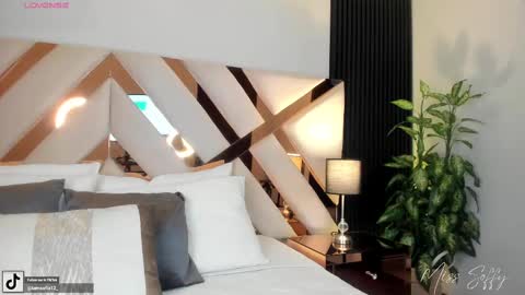 Sofia Alvarez online show from 03/11/25, 11:44