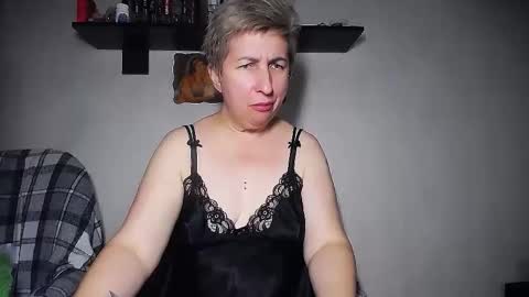 Snapshot of miss_tasha_kom chatting on 10/10/25, 12:48 miss_tasha_kom online show from 10/10/25, 12:48