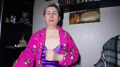 Snapshot of miss_tasha_kom chatting on 10/18/25, 03:31 miss_tasha_kom online show from 10/18/25, 03:31