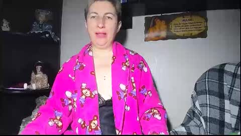 Snapshot of miss_tasha_kom chatting on 10/19/25, 03:40 miss_tasha_kom online show from 10/19/25, 03:40