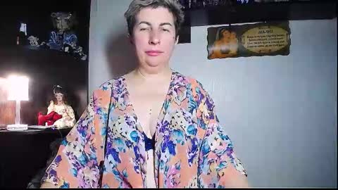 Snapshot of miss_tasha_kom chatting on 11/16/25, 10:32 miss_tasha_kom online show from 11/16/25, 10:32