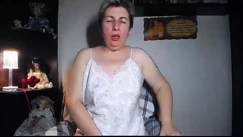 Snapshot of miss_tasha_kom chatting on 11/28/25, 04:20 miss_tasha_kom online show from 11/28/25, 04:20