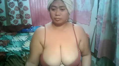 miss v0lcan0 online show from 02/06/25, 11:21