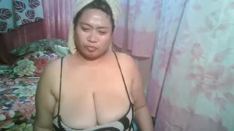 miss v0lcan0 online show from 03/10/25, 10:26