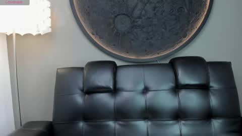 Snapshot of miss_vaiolette chatting on 03/03/25, 11:11 Vaiolette online show from 03/03/25, 11:11