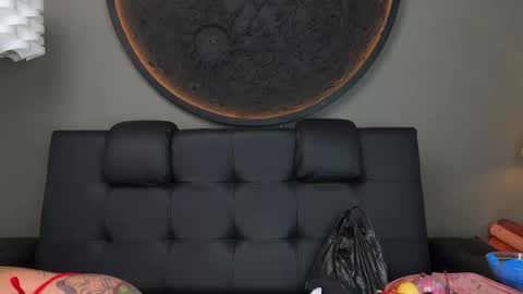 Snapshot of miss_vaiolette chatting on 10/02/25, 11:06 Vaiolette online show from 10/02/25, 11:06