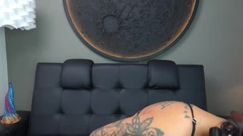 Snapshot of miss_vaiolette chatting on 10/09/25, 11:08 Vaiolette online show from 10/09/25, 11:08