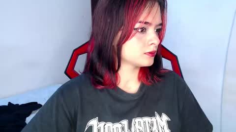 Snapshot of missakamee_420 chatting on 01/05/25, 04:48 violeta online show from 01/05/25, 04:48