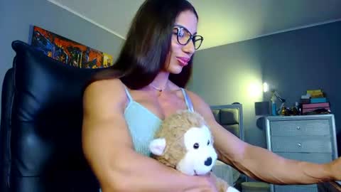 Alesyamuscledoll online show from 07/03/26, 08:26