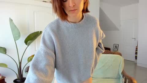 Alexandra Thorn online show from 12/04/25, 01:20