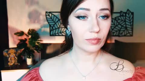 The divine Beverly online show from 02/19/25, 09:17