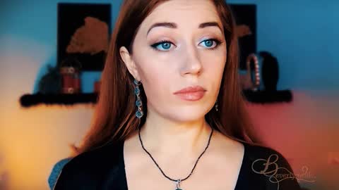 The divine Beverly online show from 11/22/25, 08:13