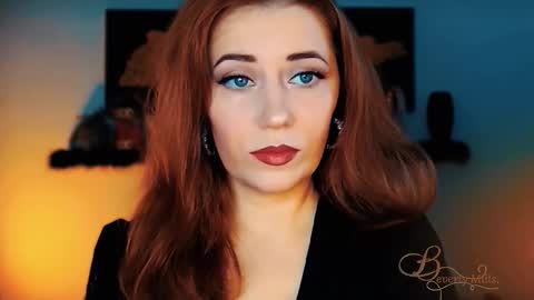 The divine Beverly online show from 11/30/25, 04:49