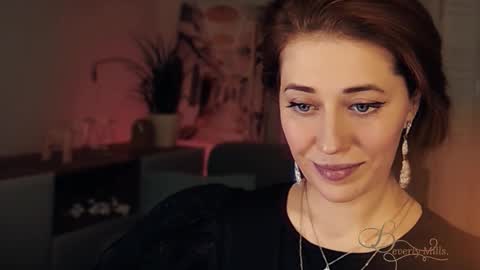 Snapshot of missbeverlymills chatting on 01/18/26, 07:39 The divine Beverly online show from 01/18/26, 07:39