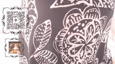 Snapshot of missbiny chatting on 01/27/25, 06:09 Avamlash online show from 01/27/25, 06:09