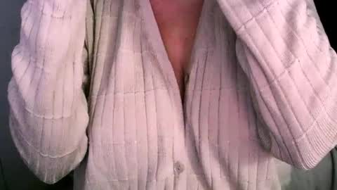 Snapshot of missbiny chatting on 06/16/26, 10:01 Avamlash online show from 06/16/26, 10:01