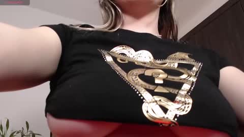 Snapshot of missblair12 chatting on 03/12/25, 10:50 MissBlair online show from 03/12/25, 10:50