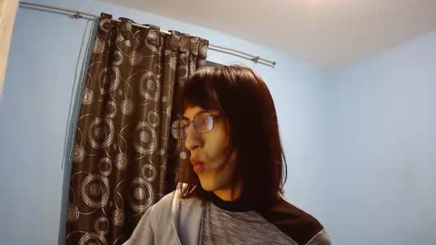 Snapshot of missbrithanyxxx chatting on 11/11/25, 11:43 missbrithanyxxx online show from 11/11/25, 11:43