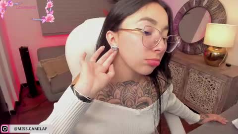 Camila Flores online show from 10/09/25, 01:09