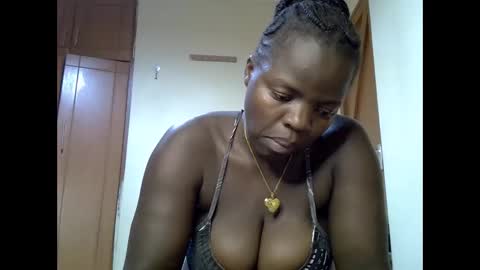 misscandy352_ online show from 05/19/26, 05:52