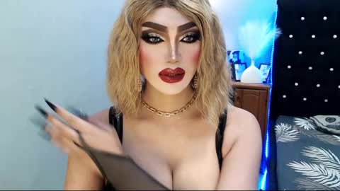 Snapshot of misschannel4sub chatting on 01/11/25, 08:54 PRIESTESS CHANNEL online show from 01/11/25, 08:54