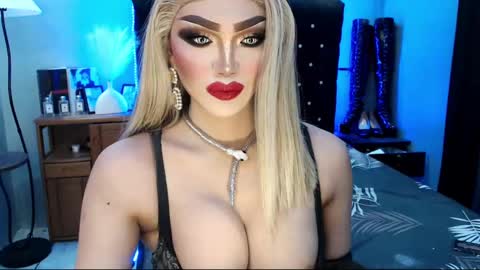 Snapshot of misschannel4sub chatting on 01/19/25, 09:34 PRIESTESS CHANNEL online show from 01/19/25, 09:34