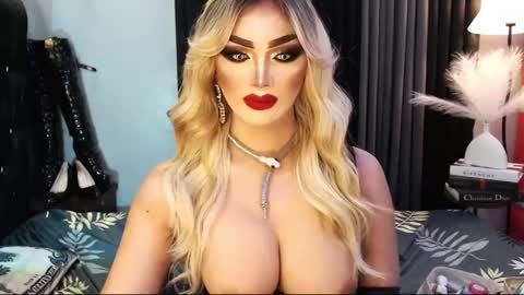 Snapshot of misschannel4sub chatting on 02/18/25, 01:21 PRIESTESS CHANNEL online show from 02/18/25, 01:21