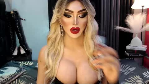 Snapshot of misschannel4sub chatting on 02/18/25, 08:14 PRIESTESS CHANNEL online show from 02/18/25, 08:14