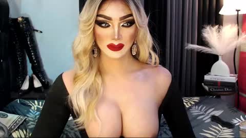 Snapshot of misschannel4sub chatting on 02/21/25, 04:07 PRIESTESS CHANNEL online show from 02/21/25, 04:07